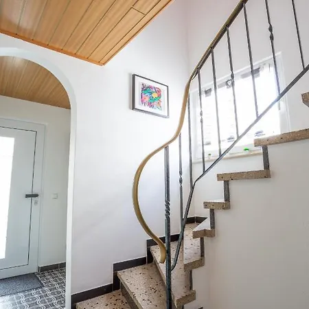 Liomena アパート